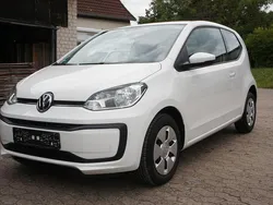 Weiß Gebraucht 2017 VW up! Kleinwagen | 7.200 € (Etwas zu teuer)