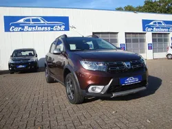 Braun Gebraucht 2017 Dacia Sandero Celebration Kleinwagen | 9.990 € (Etwas zu teuer)