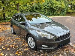 Grau Gebraucht 2015 Ford Focus Business Edition Kombi | 5.700 € (Fairer Preis)