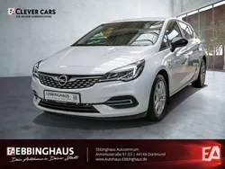 Weiß Gebraucht 2021 Opel Astra Edition Limousine | 10.499 € (Fairer Preis)