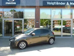 Grau Gebraucht 2016 Mazda 2 Exclusive Limousine | 14.885 € (Etwas zu teuer)
