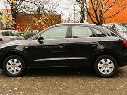 Schwarz Gebraucht 2013 Audi Q3 Ambiente SUV | 11.000 € (Guter Preis)