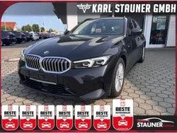 Black sapphire metallic Gebraucht 2023 BMW 320e M Sport Kombi | 37.480 € (Fairer Preis)