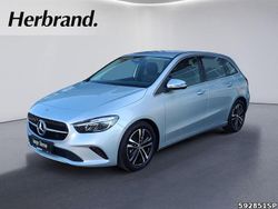 Metalliclack hightechsilber Gebraucht 2024 Mercedes B180 Progressive Van / Kleinbus | 30.780 € (Guter Preis)