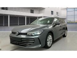 Grau Gebraucht 2024 VW Passat Kombi | 36.490 € (Guter Preis)