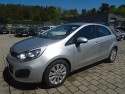 Silber Gebraucht 2014 Kia Rio FIFA World Cup Edition Limousine | 7.490 € (Fairer Preis)