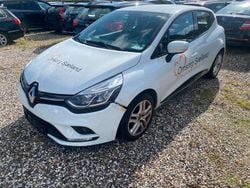 Weiß Gebraucht 2017 Renault Clio Expression Van / Kleinbus | 3.375 € (Guter Preis)