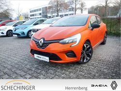Orange / valencia orange (metallic) Gebraucht 2022 Renault Clio V Intens Kleinwagen | 15.790 € (Fairer Preis)