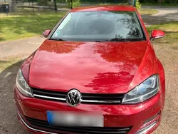 Rot Gebraucht 2014 VW Golf VII Highline Kleinwagen | 11.500 € (Teuer)