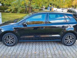 Schwarz Gebraucht 2016 VW Polo Allstar Kleinwagen | 9.500 € (Fairer Preis)