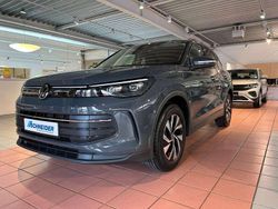 Grau Gebraucht 2024 VW Tiguan Life SUV | 42.770 € (Fairer Preis)