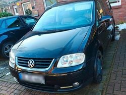 Schwarz Gebraucht 2005 VW Touran Van / Kleinbus | 1.300 € (Fairer Preis)