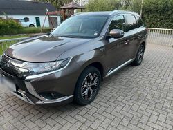 Braun Gebraucht 2020 Mitsubishi Outlander P-HEV Diamant Edition SUV | 23.000 € (Fairer Preis)