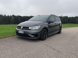 Grau Gebraucht 2019 VW Touran Highline Van / Kleinbus | 29.999 € (Teuer)