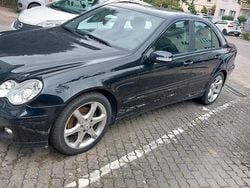 Schwarz Gebraucht 2005 Mercedes C220 Sport Edition Limousine | 3.650 € (Fairer Preis)