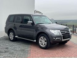 Grau Gebraucht 2015 Mitsubishi Pajero Plus SUV | 20.900 € (Teuer)