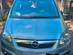 Andere außenfarben Gebraucht 2005 Opel Zafira Sport Van / Kleinbus | 4.500 € (Etwas zu teuer)