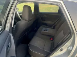 Grau Gebraucht 2015 Toyota Auris Hybrid Life Limousine | 9.830 € (Guter Preis)