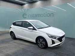 Weiß Gebraucht 2024 Hyundai i20 Trend Limousine | 22.390 € (Etwas zu teuer)