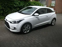 Weiß Gebraucht 2015 Hyundai i20 Style Coupé | 7.500 € (Guter Preis)