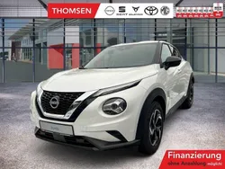 Weiss brilliant white (m) Gebraucht 2024 Nissan Juke Visia SUV | 16.450 € (Superpreis)