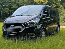 Schwarz Gebraucht 2019 Ford Tourneo Custom Titanium X Van / Kleinbus | 27.999 €