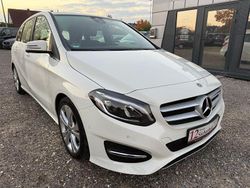 Weiß Gebraucht 2018 Mercedes B200 Urban Van / Kleinbus | 17.999 € (Fairer Preis)