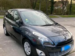 Grau Gebraucht 2012 Renault Scénic III Bose Edition Van / Kleinbus | 4.999 € (Teuer)