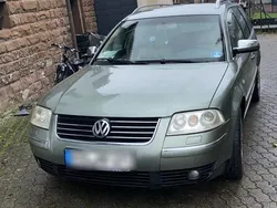 Andere außenfarben Gebraucht 2003 VW Passat Kombi | 1.800 €