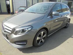 Grau Gebraucht 2018 Mercedes B220 Style Van / Kleinbus | 17.400 € (Fairer Preis)