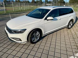 Weiß Gebraucht 2022 VW Passat Kombi | 22.800 € (Fairer Preis)