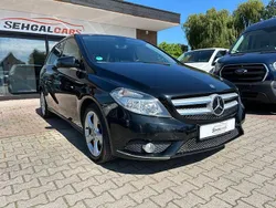 Schwarz Gebraucht 2013 Mercedes B180 Van / Kleinbus | 10.850 € (Fairer Preis)
