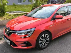 Rot Gebraucht 2023 Renault Mégane GrandTour Techno Kombi | 21.900 € (Etwas zu teuer)