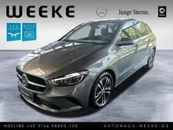 Grau Gebraucht 2024 Mercedes B180 Advanced Van / Kleinbus | 31.349 € (Fairer Preis)