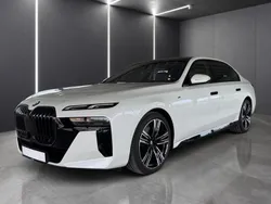 Weiß Gebraucht 2024 BMW 740 M Sport Limousine | 119.000 €