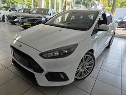 Frostweiß Gebraucht 2017 Ford Focus RS Limousine | 32.790 €
