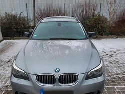Grau Gebraucht 2006 BMW 530 Kombi | 3.999 €