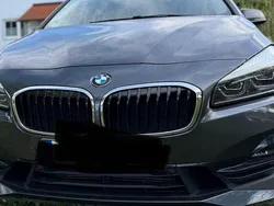 Grau Gebraucht 2020 BMW 220 Active Tourer Performance Van / Kleinbus | 21.900 € (Fairer Preis)