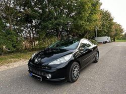 Schwarz Gebraucht 2007 Peugeot 207 CC Sport Cabrio | 1.790 €