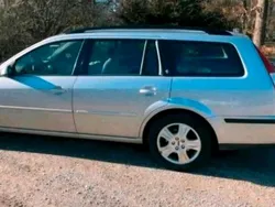 Silber Gebraucht 2001 Ford Mondeo Kombi | 800 €