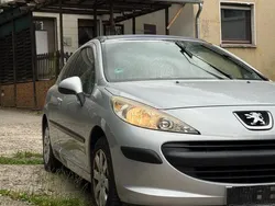 Silber Gebraucht 2007 Peugeot 207 Limousine | 1.800 €