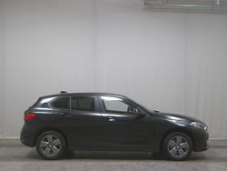 Schwarz Gebraucht 2023 BMW 118 Advantage Kleinwagen | 17.780 € (Superpreis)