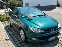 Grün Gebraucht 2003 Peugeot 206 CC Cabrio | 1.299 € (Guter Preis)