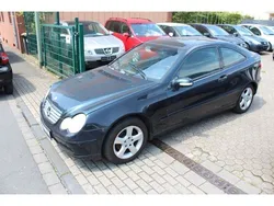 Smaragdschwarz metalliclack Gebraucht 2002 Mercedes C180 Coupé | 3.450 € (Etwas zu teuer)