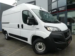 Weiss (metallic) Gebraucht 2022 Fiat Ducato Van | 20.599 € (Superpreis)