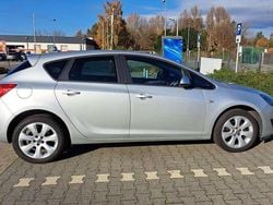 Grau Gebraucht 2015 Opel Astra Exklusiv Limousine | 6.700 € (Fairer Preis)