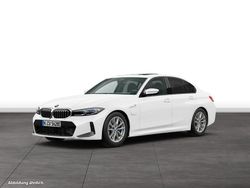 Weiß Gebraucht 2024 BMW 330e M Sport Limousine | 54.819 €