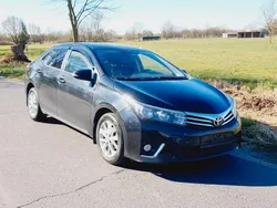 Schwarz Gebraucht 2016 Toyota Corolla Executive Limousine | 7.400 €