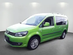 Viperngruen Gebraucht 2014 VW Caddy Maxi Cup Van / Kleinbus | 16.900 €