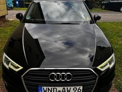 Schwarz Gebraucht 2018 Audi A3 Sportback Ambiente Limousine | 14.100 € (Fairer Preis)